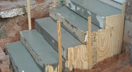 Kosten voor het bouwen van een betonnen trap